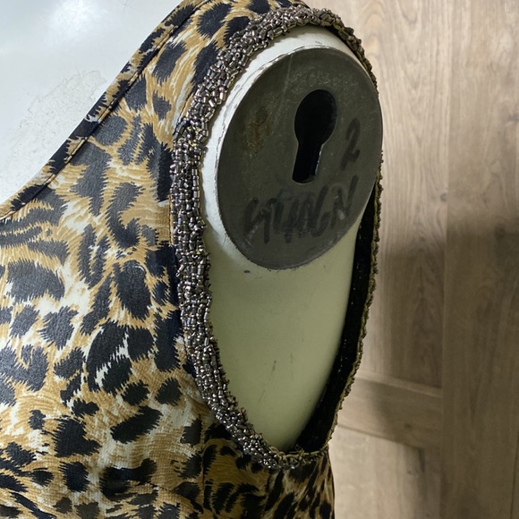 Sleeveless Beaded trim little baddie tank 🔥 slightly sheer Big Cat allover body - Picture 4 of 13